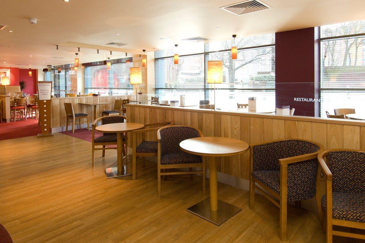Premier Inn Leicester City Centre Exterior photo