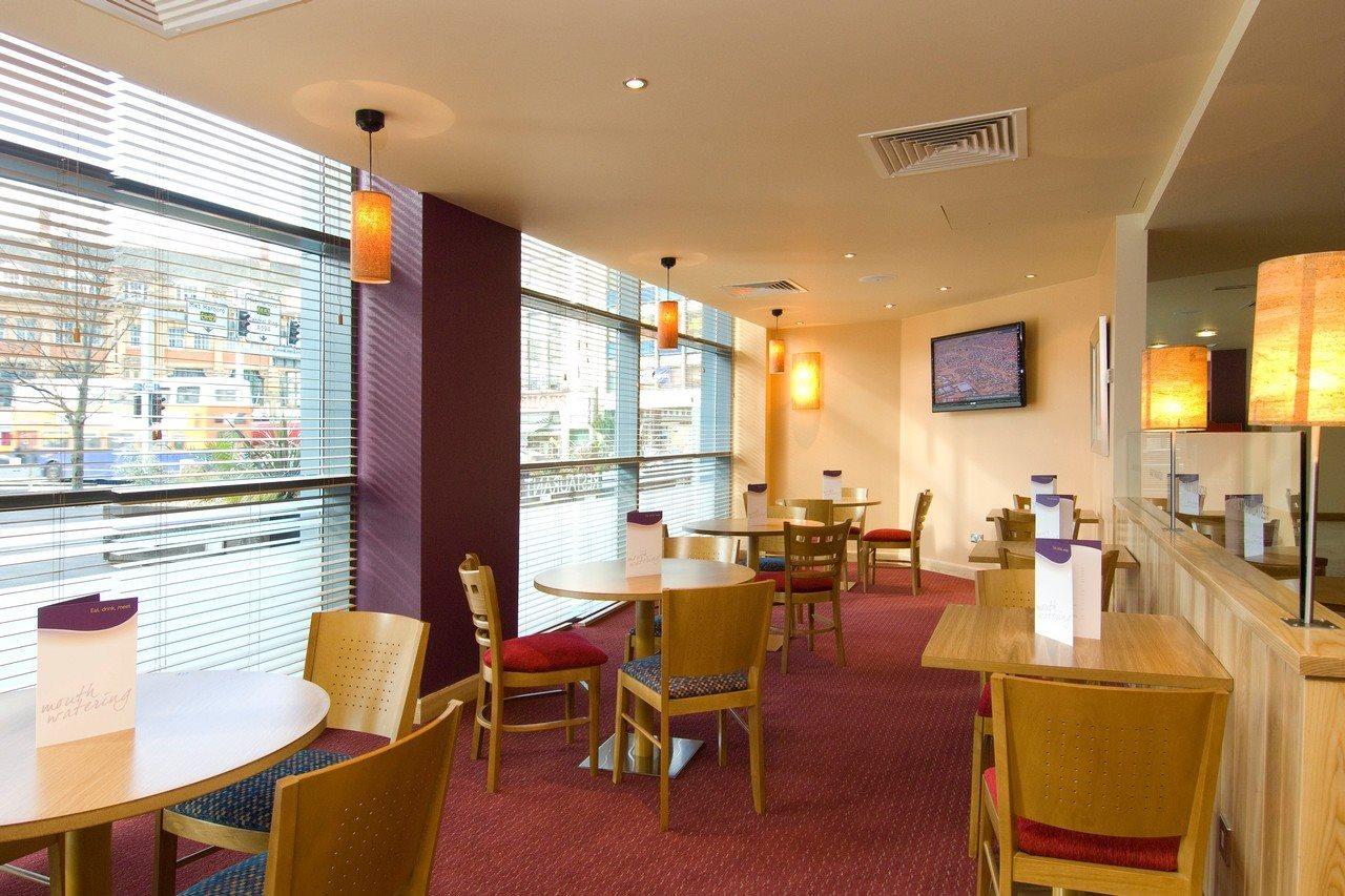 Premier Inn Leicester City Centre Exterior photo