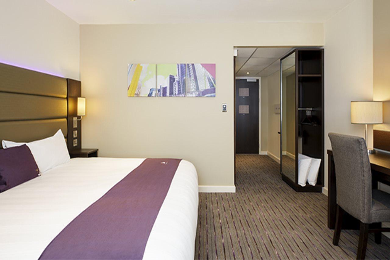 Premier Inn Leicester City Centre Exterior photo
