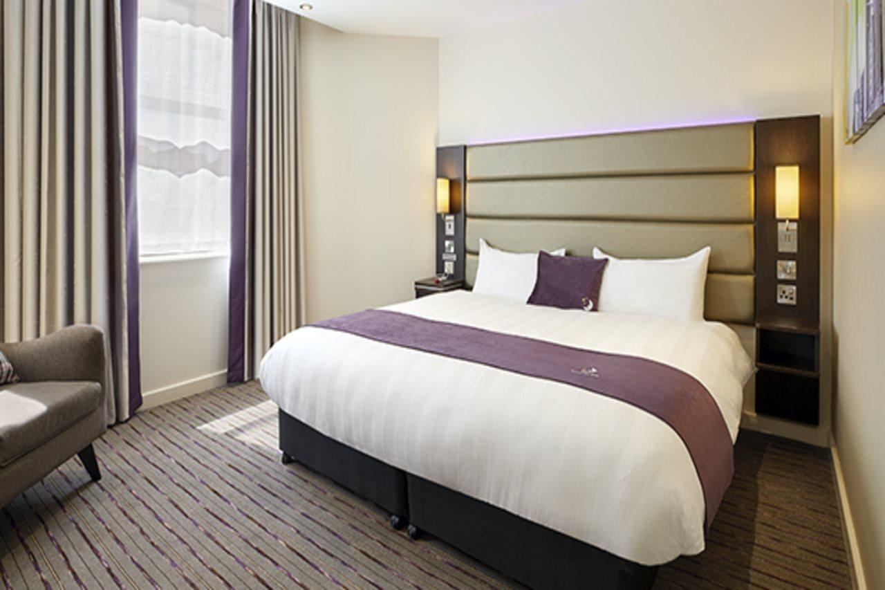 Premier Inn Leicester City Centre Exterior photo