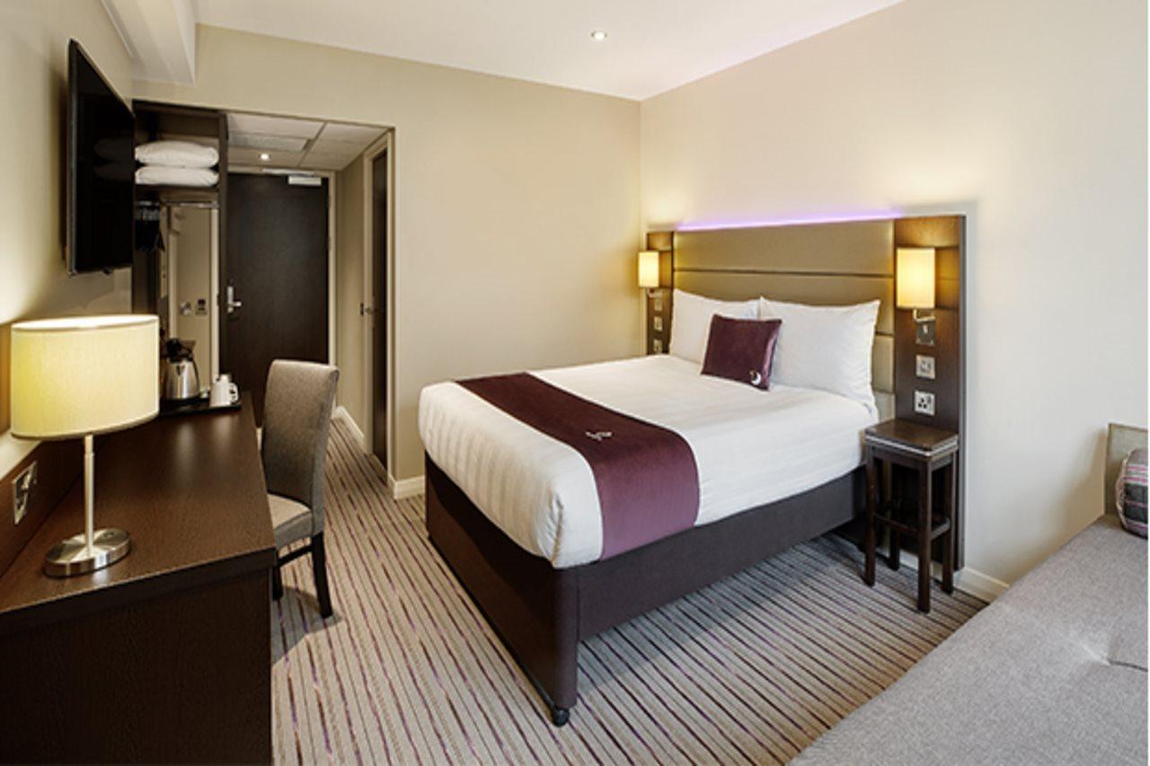 Premier Inn Leicester City Centre Exterior photo