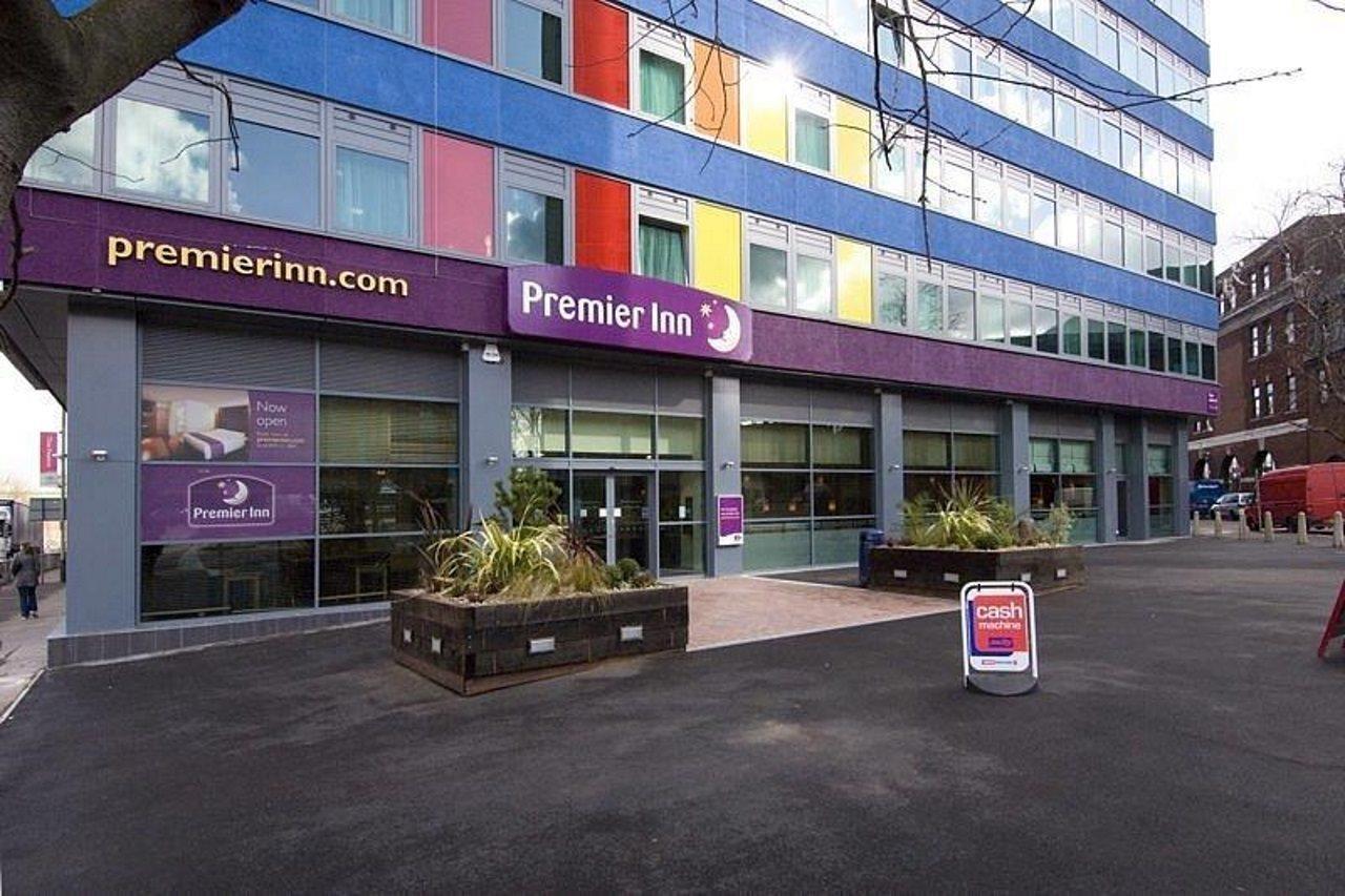 Premier Inn Leicester City Centre Exterior photo