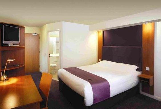 Premier Inn Leicester City Centre Exterior photo